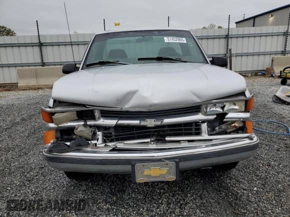 1997 Chevrolet Silverado 1500 with VIN 1GCEC14R2VZ231710, listed as a Copart auction lot 51452965 with 263,678 mi miles and Salvage title. Bid and sale history available at DreamBid. Image 5.