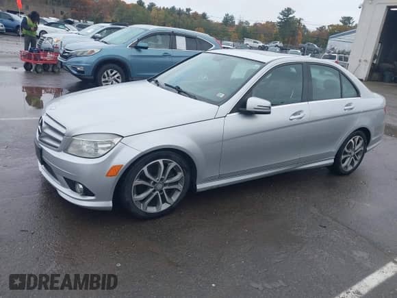 2010 Mercedes-Benz C 300 Sport with VIN WDDGF8BB9AR092237, listed as a IAAI auction lot 43499613 with 210,763 mi miles and . Bid and sale history available at DreamBid. Image 2.