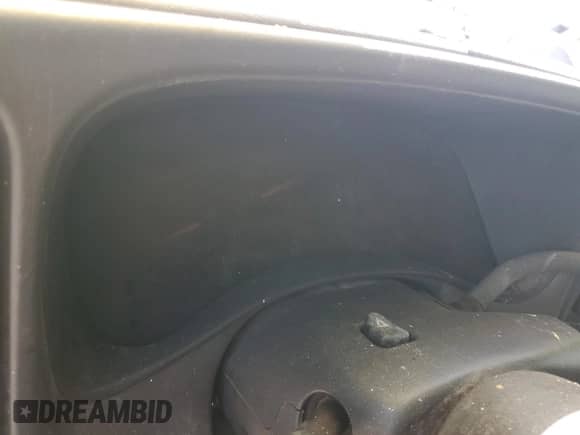 2004 Chevrolet Silverado 2500HD LS z VIN 1GCHC23U24F180122, wystawiony jako Copart lot #53521064 z przebiegiem Nie podano mil oraz Nie do naprawy • Non repairable. Historia ofert i sprzedaży dostępna na DreamBid. Obrazek 9.