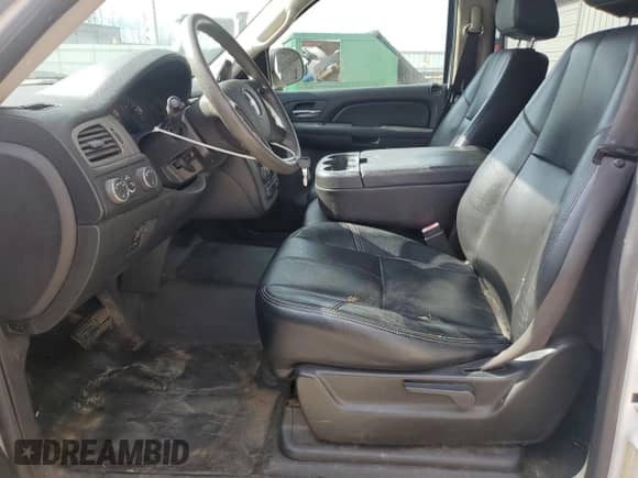 2009 Chevrolet Suburban with VIN 1GNGK46K39R245559, listed as a Copart auction lot 50979155 with 221,263 mi miles and Clean title. Bid and sale history available at DreamBid. Image 7.