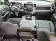 2019 Ram 1500 Tradesman z VIN 1C6SRFGT9KN564132, wystawiony jako Copart lot #64721895 z przebiegiem 117 266 mil mil oraz Szkoda całkowita • Salvage title. Historia ofert i sprzedaży dostępna na DreamBid. Obrazek 8.