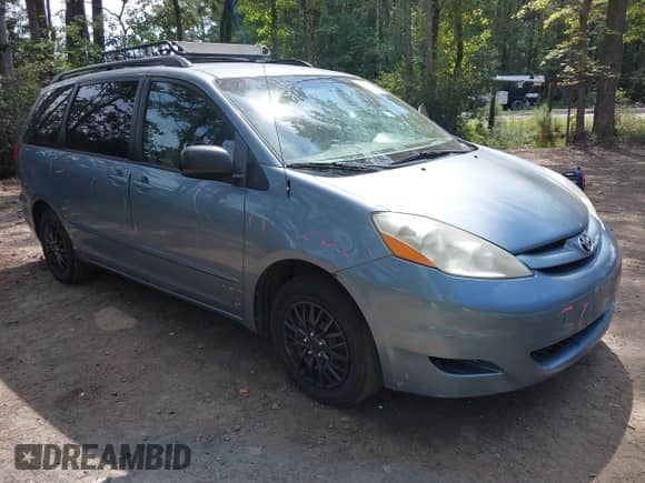 2010 Toyota Sienna CE z VIN 5TDKK4CC2AS327868, wystawiony jako IAAI lot #43291981 z przebiegiem 149 532 mil mil oraz . Historia ofert i sprzedaży dostępna na DreamBid. Obrazek 1.