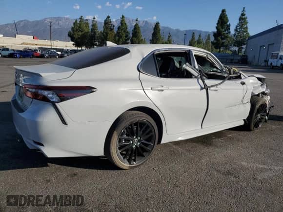 2023 Toyota Camry Hybrid XSE z VIN 4T1K31AK4PU059220, wystawiony jako Copart lot #71520905 z przebiegiem 45 489 mil mil oraz Szkoda całkowita • Salvage title. Historia ofert i sprzedaży dostępna na DreamBid. Obrazek 3.