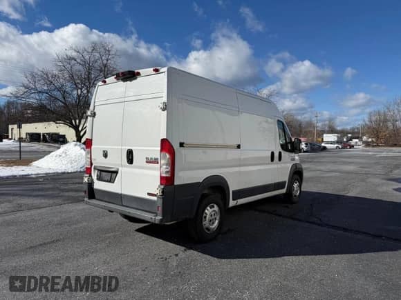 2014 Ram ProMaster z VIN 3C6TRVCD0EE130171, wystawiony jako Copart lot #53979865 z przebiegiem 160 154 mil mil oraz Czysty tytuł • Clean title. Historia ofert i sprzedaży dostępna na DreamBid. Obrazek 4.