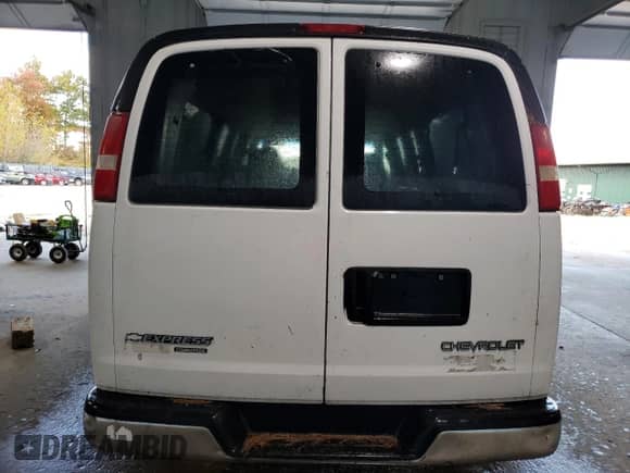 2004 Chevrolet Express Passenger z VIN 1GAHG39U341239136, wystawiony jako Copart lot #74370344 z przebiegiem 217 839 mil mil oraz Szkoda całkowita • Salvage title. Historia ofert i sprzedaży dostępna na DreamBid. Obrazek 6.