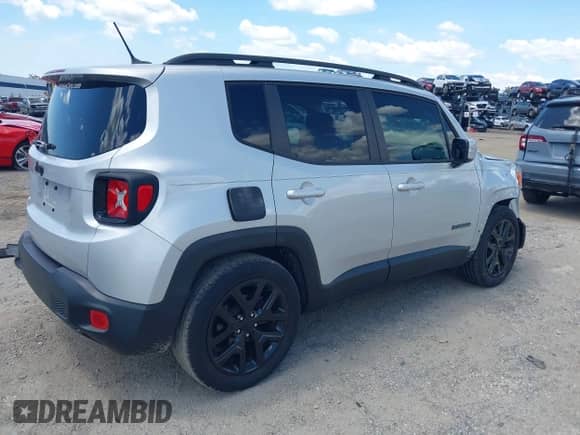 2017 Jeep Renegade Latitude с VIN ZACCJABB6HPG23465, выставлен на аукционе IAAI как лот 42586122 с пробегом 72 465 миль миль и . История ставок и продаж доступна на DreamBid. Изображение 4.