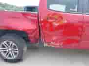 2021 Chevrolet Colorado 2WD Work Truck z VIN 1GCGSBEA7M1284491, wystawiony jako IAAI lot #42391941 z przebiegiem 41 596 mil mil oraz . Historia ofert i sprzedaży dostępna na DreamBid. Obrazek 6.