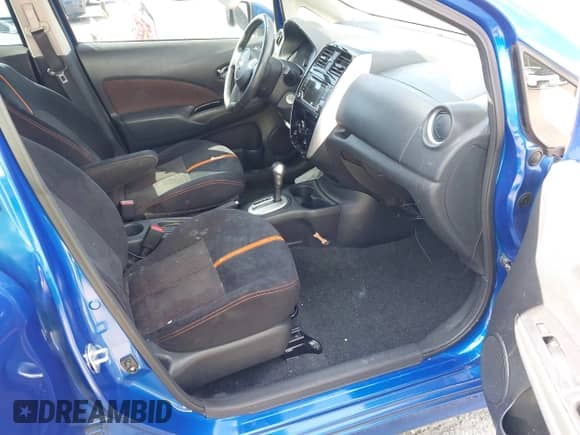 2015 Nissan Note SV z VIN 3N1CE2CP9FL363186, wystawiony jako IAAI lot #42866027 z przebiegiem 134 278 mil mil oraz . Historia ofert i sprzedaży dostępna na DreamBid. Obrazek 5.