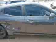 2019 Hyundai Veloster 2.0 z VIN KMHTG6AFXKU016745, wystawiony jako IAAI lot #42137343 z przebiegiem 90 095 mil mil oraz . Historia ofert i sprzedaży dostępna na DreamBid. Obrazek 13.