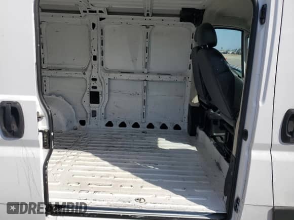 2017 Ram ProMaster Cargo с VIN 3C6TRVAGXHE540011, выставлен на аукционе Copart как лот 85602035 с пробегом 152 133 миль миль и Чистый • Clean title. История ставок и продаж доступна на DreamBid. Изображение 11.