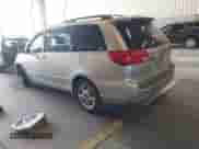 2004 Toyota Sienna XLE z VIN 5TDZA22C44S072233, wystawiony jako IAAI lot #42223676 z przebiegiem 210 468 mil mil oraz . Historia ofert i sprzedaży dostępna na DreamBid. Obrazek 3.