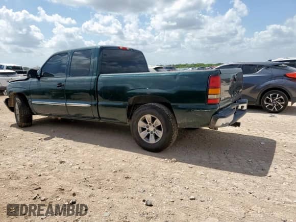 2005 GMC Sierra 1500 SLE z VIN 2GTEC19V851282384, wystawiony jako Copart lot #66625455 z przebiegiem 300 598 mil mil oraz Szkoda całkowita • Salvage title. Historia ofert i sprzedaży dostępna na DreamBid. Obrazek 2.