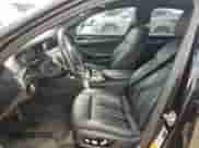 2018 BMW 5 Series 530e z VIN WBAJA9C56JB250651, wystawiony jako Copart lot #64629325 z przebiegiem 49 591 mil mil oraz Czysty tytuł • Clean title. Historia ofert i sprzedaży dostępna na DreamBid. Obrazek 7.