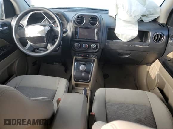 2010 Jeep Compass Latitude с VIN 1J4NF1FB4AD629252, выставлен на аукционе Copart как лот 83090274 с пробегом Не указан миль и Списание • Salvage title. История ставок и продаж доступна на DreamBid. Изображение 8.