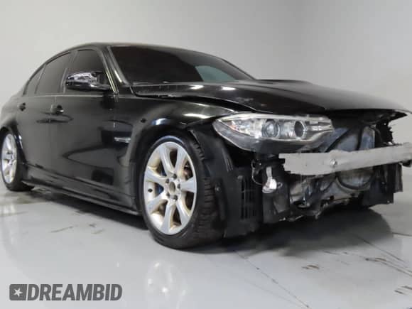 2016 BMW M3 с VIN WBS8M9C57G5D31217, выставлен на аукционе Copart как лот 67829655 с пробегом Не указан миль и Списание • Salvage title. История ставок и продаж доступна на DreamBid. Изображение 1.