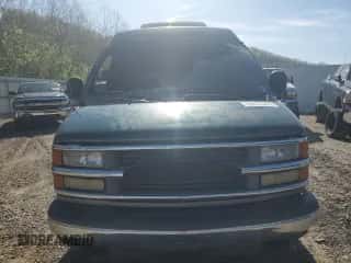 1999 Chevrolet Express с VIN 1GBFG15R4X1025575, выставлен на аукционе Copart как лот 54046905 с пробегом Не указан миль и Списание • Salvage title. История ставок и продаж доступна на DreamBid. Изображение 5.