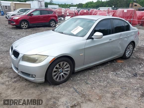 2009 BMW 3 Series 328i with VIN WBAPH73569A175459, listed as a IAAI auction lot 42446577 with 188,345 mi miles and . Bid and sale history available at DreamBid. Image 2.