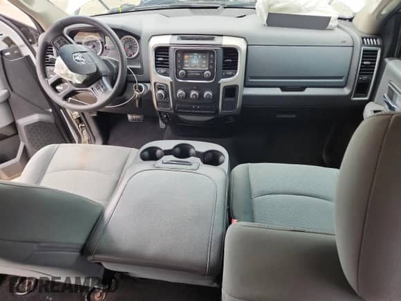 2018 Ram 1500 SLT z VIN 1C6RR6GG8JS303768, wystawiony jako Copart lot #61127565 z przebiegiem 230 959 mil mil oraz Szkoda całkowita • Salvage title. Historia ofert i sprzedaży dostępna na DreamBid. Obrazek 8.