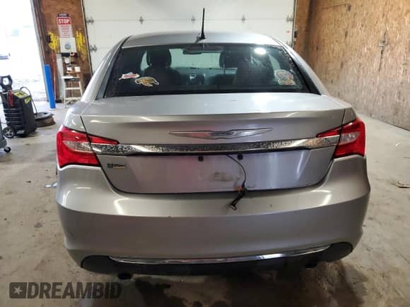 2014 Chrysler 200 Touring с VIN 1C3CCBBG2EN115093, выставлен на аукционе Copart как лот 71815695 с пробегом 100 161 миль миль и Списание • Salvage title. История ставок и продаж доступна на DreamBid. Изображение 6.