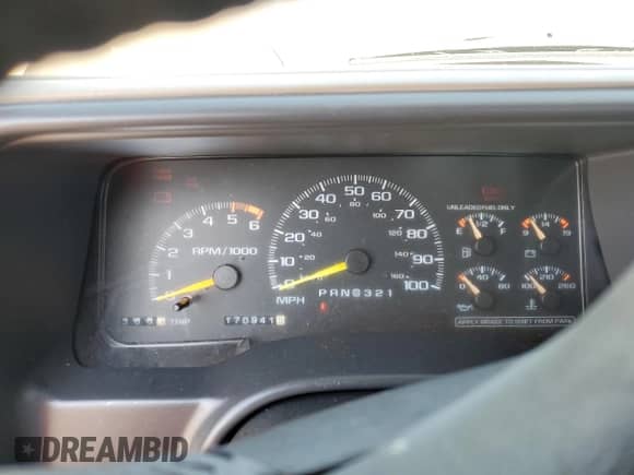 1996 GMC Sierra 1500 с VIN 2GTEC19R0T1530417, выставлен на аукционе Copart как лот 86693235 с пробегом 170 941 миль миль и Списание • Salvage title. История ставок и продаж доступна на DreamBid. Изображение 9.