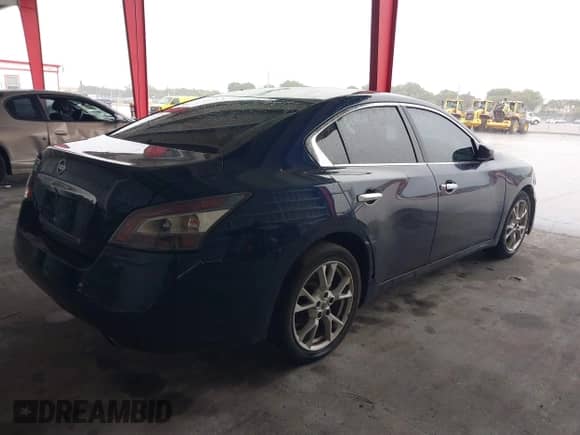 2014 Nissan Maxima SV with VIN 1N4AA5AP6EC483855, listed as a IAAI auction lot 41370543 with 247,670 mi miles and . Bid and sale history available at DreamBid. Image 4.