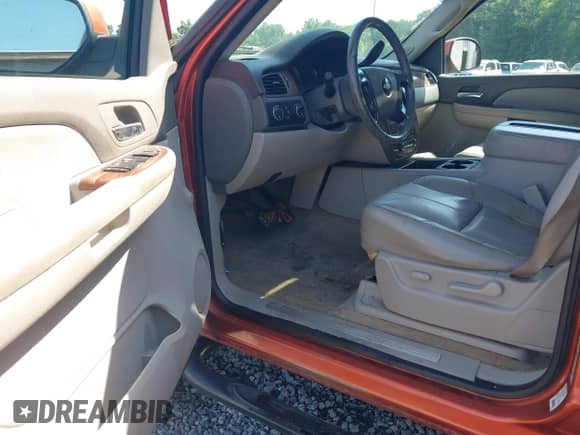 2007 Chevrolet Avalanche 3LT with VIN 3GNFK12397G114383, listed as a IAAI auction lot 42246907 with 280,372 mi miles and . Bid and sale history available at DreamBid. Image 5.