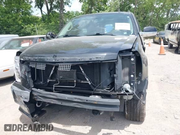 2013 Cadillac Escalade Premium z VIN 1GYS4CEF7DR229735, wystawiony jako IAAI lot #42602998 z przebiegiem 161 595 mil mil oraz . Historia ofert i sprzedaży dostępna na DreamBid. Obrazek 6.