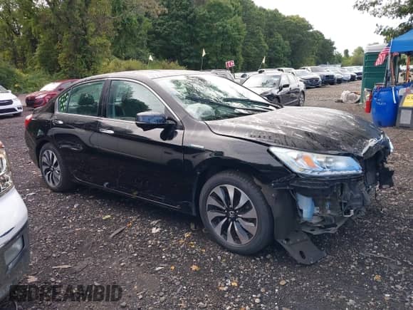 2015 Honda Accord Touring z VIN 1HGCR6F75FA006696, wystawiony jako IAAI lot #43153220 z przebiegiem 136 954 mil mil oraz . Historia ofert i sprzedaży dostępna na DreamBid. Obrazek 13.