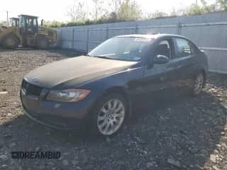 2007 BMW 3 Series 328xi z VIN WBAVC73597KP30532, wystawiony jako Copart lot #54102915 z przebiegiem 143 583 mil mil oraz Czysty tytuł • Clean title. Historia ofert i sprzedaży dostępna na DreamBid. Obrazek 1.