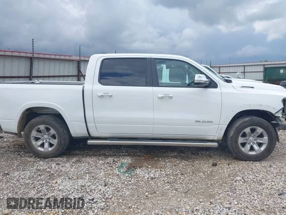 2022 Ram 1500 Laramie z VIN 1C6SRFJT0NN234411, wystawiony jako IAAI lot #42695457 z przebiegiem 94 721 mil mil oraz . Historia ofert i sprzedaży dostępna na DreamBid. Obrazek 14.