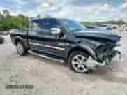 2018 Ram 1500 Laramie z VIN 1C6RR7NT8JS116469, wystawiony jako Copart lot #60974615 z przebiegiem 174 546 mil mil oraz Szkoda całkowita • Salvage title. Historia ofert i sprzedaży dostępna na DreamBid. Obrazek 4.