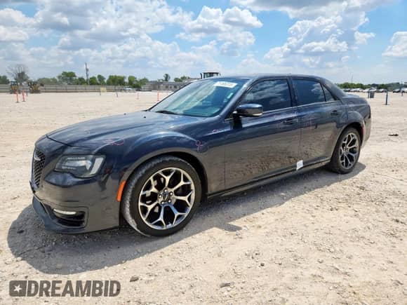 2018 Chrysler 300 S с VIN 2C3CCABG4JH266479, выставлен на аукционе Copart как лот 71165315 с пробегом 125 629 миль миль и Списание • Salvage title. История ставок и продаж доступна на DreamBid. Изображение 1.