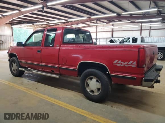 1995 Chevrolet Silverado 2500 с VIN 1GCFK29K0SE130466, выставлен на аукционе Copart как лот 54157915 с пробегом 232 148 миль миль и Списание • Salvage title. История ставок и продаж доступна на DreamBid. Изображение 2.