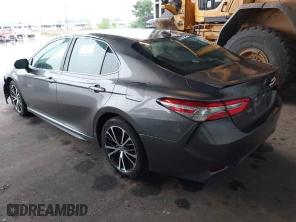 2020 Toyota Camry SE z VIN 4T1G11AK0LU510066, wystawiony jako IAAI lot #43169363 z przebiegiem 88 046 mil mil oraz . Historia ofert i sprzedaży dostępna na DreamBid. Obrazek 3.