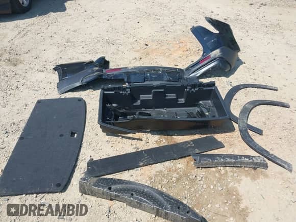 2025 Chevrolet Traverse FWD LT z VIN 1GNERGRS2SJ160376, wystawiony jako IAAI lot #42584044 z przebiegiem 8 019 mil mil oraz . Historia ofert i sprzedaży dostępna na DreamBid. Obrazek 12.