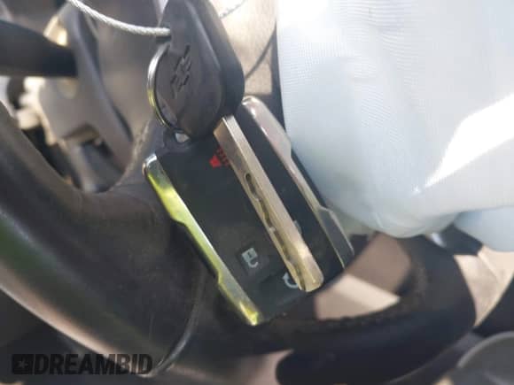 2017 Chevrolet Silverado 1500 High Country с VIN 3GCUKTEJXHG310839, выставлен на аукционе IAAI как лот 43220140 с пробегом 119 535 миль миль и . История ставок и продаж доступна на DreamBid. Изображение 11.