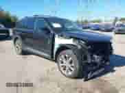 2025 Ford Explorer Platinum z VIN 1FMWK8HCXSGA72671, wystawiony jako IAAI lot #43292145 z przebiegiem 7 504 mil mil oraz . Historia ofert i sprzedaży dostępna na DreamBid. Obrazek 1.