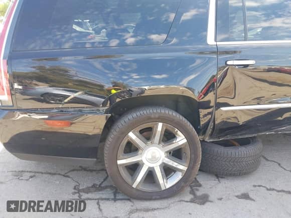 2015 Cadillac Escalade ESV Premium с VIN 1GYS3TKJ0FR683243, выставлен на аукционе IAAI как лот 43367970 с пробегом 173 781 миль миль и . История ставок и продаж доступна на DreamBid. Изображение 12.