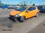 2015 Toyota Prius One z VIN JTDKDTB30F1095149, wystawiony jako IAAI lot #42846245 z przebiegiem 80 862 mil mil oraz . Historia ofert i sprzedaży dostępna na DreamBid. Obrazek 2.