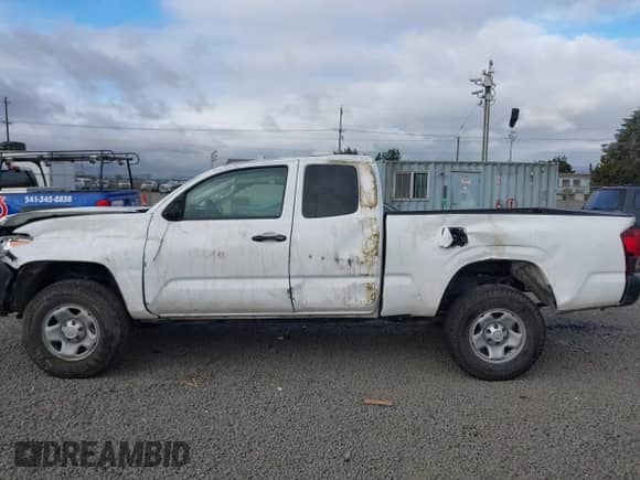 2019 Toyota Tacoma SR z VIN 5TFRX5GN8KX144469, wystawiony jako IAAI lot #42979849 z przebiegiem 68 687 mil mil oraz . Historia ofert i sprzedaży dostępna na DreamBid. Obrazek 14.