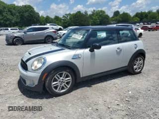 2011 MINI Hardtop S with VIN WMWSV3C58BTY13118, listed as a Copart auction lot 63377215 with 156,395 mi miles and Clean title. Bid and sale history available at DreamBid. Image 1.