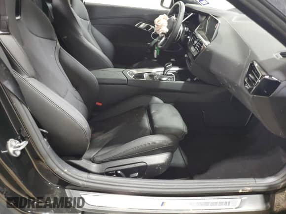 2025 BMW Z4 sDrive30i z VIN WBAHF3C06SWY43759, wystawiony jako Copart lot #47839335 z przebiegiem Nie podano mil oraz Szkoda całkowita • Salvage title. Historia ofert i sprzedaży dostępna na DreamBid. Obrazek 10.