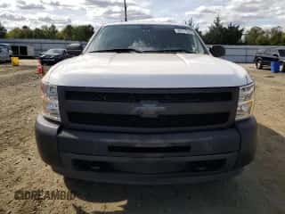 2011 Chevrolet Silverado 1500 Work Truck z VIN 3GCPKPE38BG114704, wystawiony jako Copart lot #82217525 z przebiegiem 232 685 mil mil oraz Czysty tytuł • Clean title. Historia ofert i sprzedaży dostępna na DreamBid. Obrazek 5.