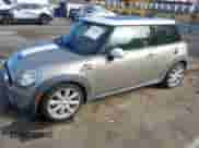 2009 MINI Hardtop S с VIN WMWMF73529TT99485, выставлен на аукционе IAAI как лот 43543003 с пробегом 101 131 миль миль и . История ставок и продаж доступна на DreamBid. Изображение 2.