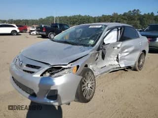 2011 Toyota Corolla LE z VIN 2T1BU4EE7BC668637, wystawiony jako Copart lot #86836115 z przebiegiem Nie podano mil oraz Szkoda całkowita • Salvage title. Historia ofert i sprzedaży dostępna na DreamBid. Obrazek 1.