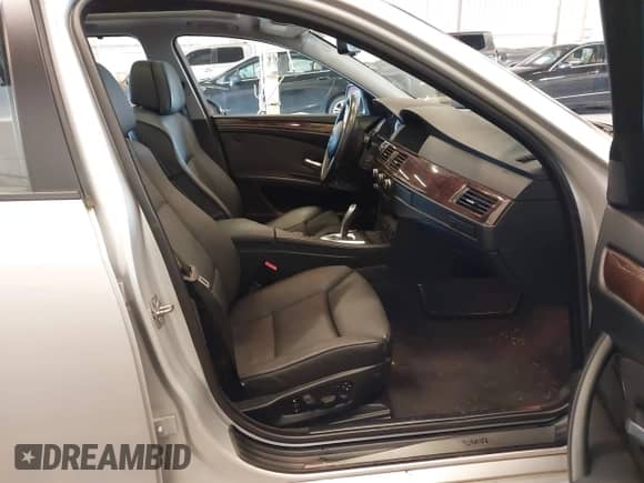 2010 BMW 5 Series 535i xDrive с VIN WBAPT7C55AC237067, выставлен на аукционе IAAI как лот 41964657 с пробегом 173 276 миль миль и . История ставок и продаж доступна на DreamBid. Изображение 5.