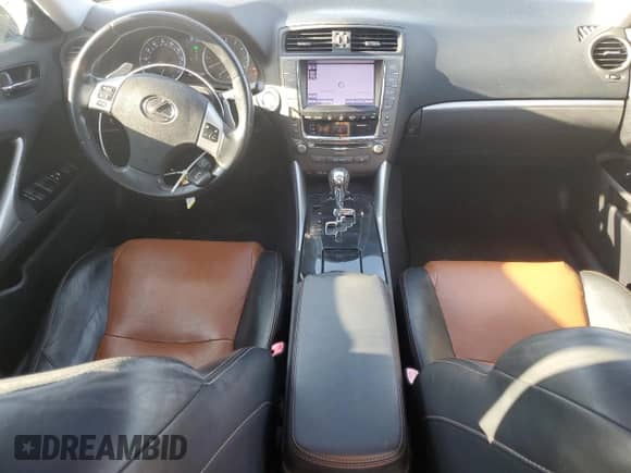 2013 Lexus IS 250 z VIN JTHCF5C24D5061638, wystawiony jako Copart lot #85134045 z przebiegiem 162 768 mil mil oraz Czysty tytuł • Clean title. Historia ofert i sprzedaży dostępna na DreamBid. Obrazek 8.