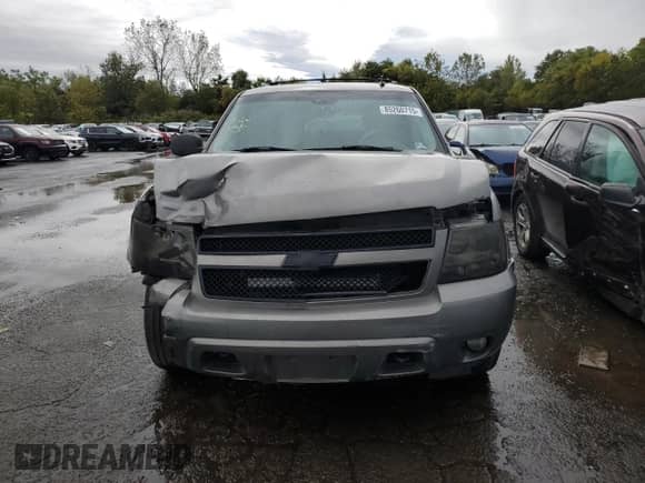 2008 Chevrolet Tahoe LTZ with VIN 1GNFK13058J123120, listed as a Copart auction lot 85260715 with 201,698 mi miles and Salvage title. Bid and sale history available at DreamBid. Image 5.