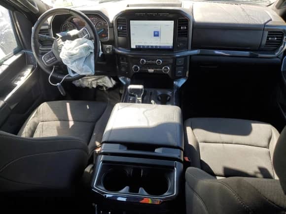 2023 Ford F-150 XL с VIN 1FTFW1E57PKF39975, выставлен на аукционе Copart как лот 87423145 с пробегом 36 247 миль миль и Списание • Salvage title. История ставок и продаж доступна на DreamBid. Изображение 8.