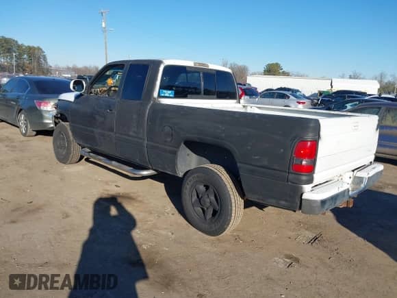 1998 Dodge 1500 with VIN 3B7HF13YXWG142885, listed as a IAAI auction lot 41404805 with 252,588 mi miles and . Bid and sale history available at DreamBid. Image 3.